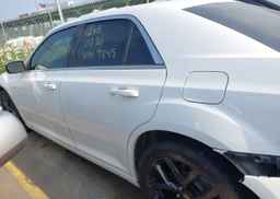 2017 CHRYSLER 300 LIMITED