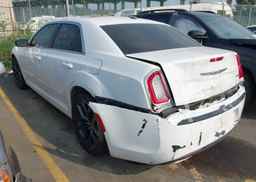 2017 CHRYSLER 300 LIMITED
