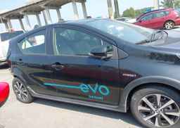 2019 TOYOTA Prius c