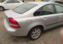 2005 VOLVO S40