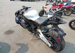 2024 YAMAHA YZFR1M
