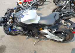 2024 YAMAHA YZFR1M