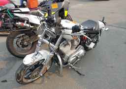 2011 HARLEY-DAVIDSON XL883 L