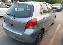 2010 TOYOTA YARIS