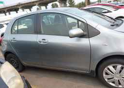 2010 TOYOTA YARIS