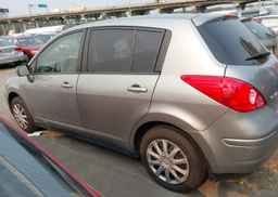 2010 NISSAN VERSA S