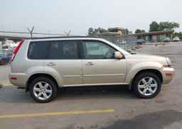 2006 NISSAN X-TRAIL XE