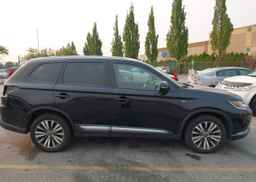 2019 MITSUBISHI OUTLANDER SE