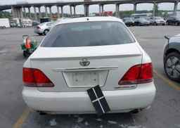 2004 TOYOTA CROWN XLE