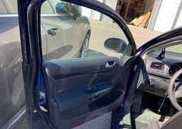 2011 VOLKSWAGEN GOLF