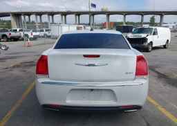 2015 CHRYSLER 300