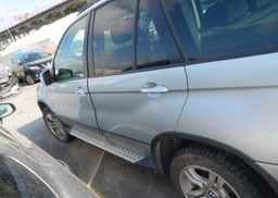 2005 BMW X5 3.0I