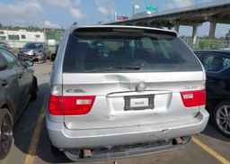 2005 BMW X5 3.0I