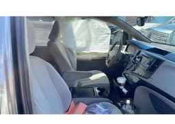 2013 TOYOTA SIENNA LE
