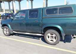 2000 NISSAN FRONTIER CREW CAB XE