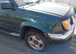 2000 NISSAN FRONTIER CREW CAB XE