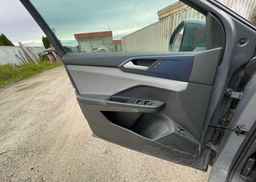 2022 VOLKSWAGEN TAOS