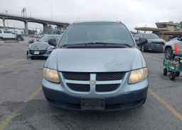 2004 DODGE CARAVAN SE
