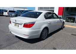 2010 BMW 528I