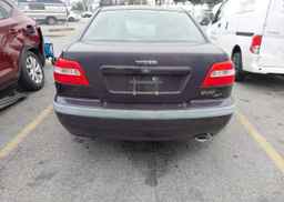 2001 VOLVO S40