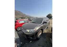 2013 TOYOTA HIGHLANDER PLUS
