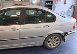 2002 BMW 325I