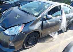 2014 TOYOTA Prius c