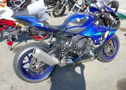 2024 YAMAHA YZFR1