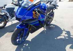 2024 YAMAHA YZFR1