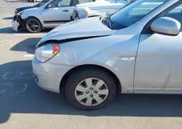 2011 HYUNDAI ACCENT SE