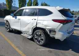 2021 TOYOTA highlander xle
