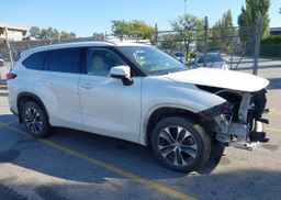 2021 TOYOTA highlander xle