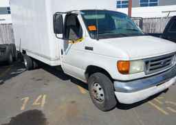 2006 FORD ECONOLINE E450 SUPER DUTY CUTWY VAN