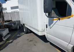 2006 FORD ECONOLINE E450 SUPER DUTY CUTWY VAN