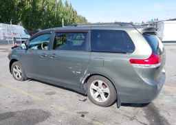 2012 TOYOTA SIENNA LE