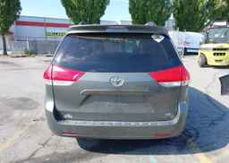 2012 TOYOTA SIENNA LE