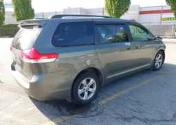 2012 TOYOTA SIENNA LE