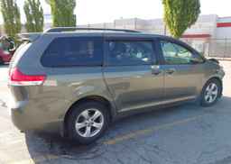 2012 TOYOTA SIENNA LE