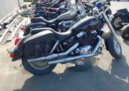 2001 HONDA VT1100 C2