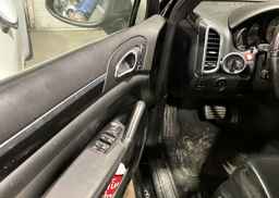 2011 PORSCHE CAYENNE S HYBRID
