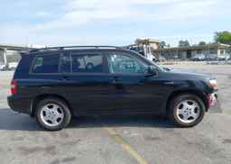 2005 TOYOTA HIGHLANDER LIMITED