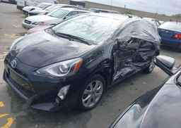 2016 TOYOTA Prius c