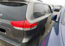 2012 TOYOTA SIENNA LE