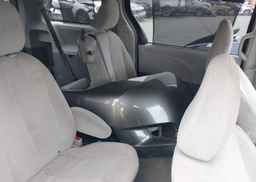 2012 TOYOTA SIENNA LE