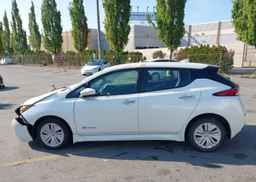 2018 NISSAN LEAF