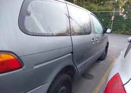 2000 TOYOTA SIENNA CE