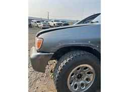 2004 NISSAN PATHFINDER LE