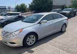2011 HYUNDAI SONATA GLS