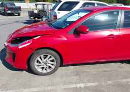 2013 MAZDA MAZDA3 GS-SKY
