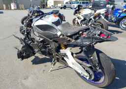 2015 YAMAHA YZFR1M